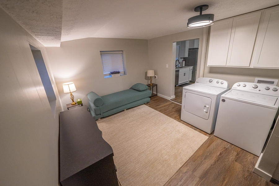 401 Hamilton